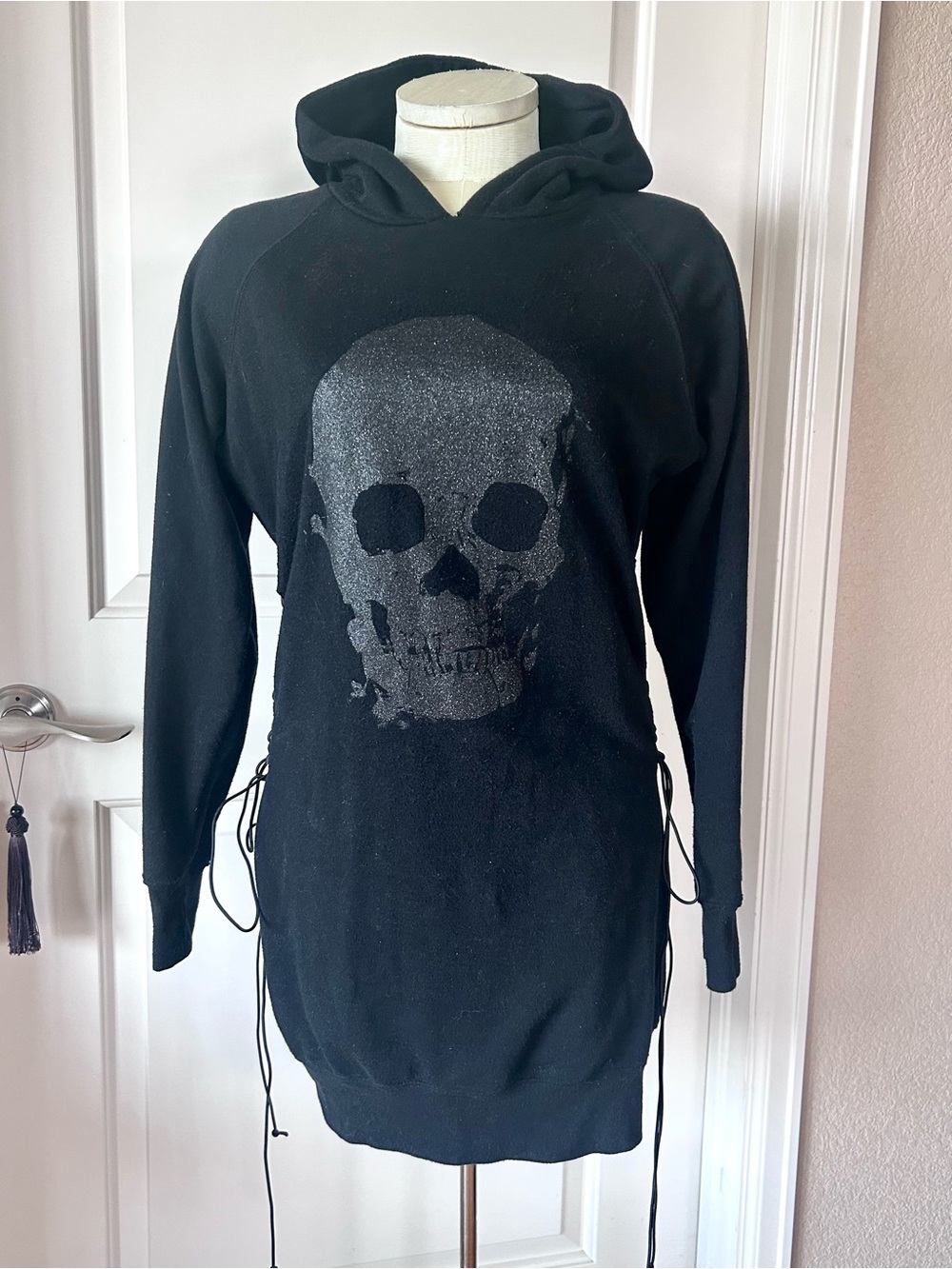 Hot Topic Black Glitter Skull Hoodie Dress